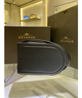 델보 핀 크로스오버 숄더백 블랙